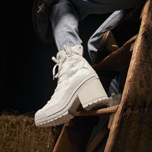 Converse Chuck 70 De Luxe Heel Western Sneaker Boots - Picture 3 of 16